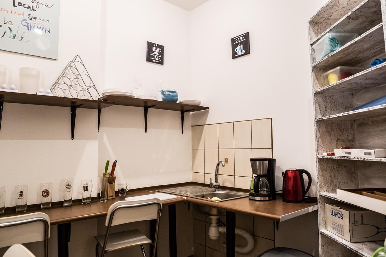 Flyfly Hostel , Darmowy Parking , Rezerwuj Przez Urzadzenia Mobilne -10 Procent Wroclaw Dış mekan fotoğraf