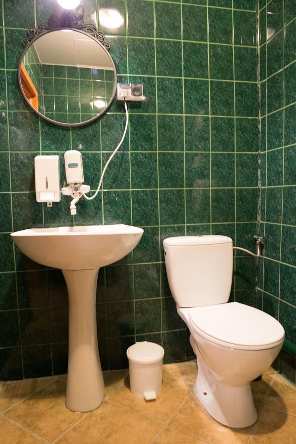 Flyfly Hostel , Darmowy Parking , Rezerwuj Przez Urzadzenia Mobilne -10 Procent Wroclaw Dış mekan fotoğraf