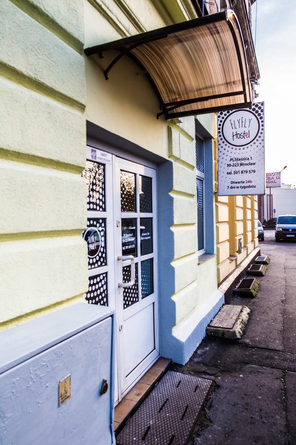 Flyfly Hostel , Darmowy Parking , Rezerwuj Przez Urzadzenia Mobilne -10 Procent Wroclaw Dış mekan fotoğraf