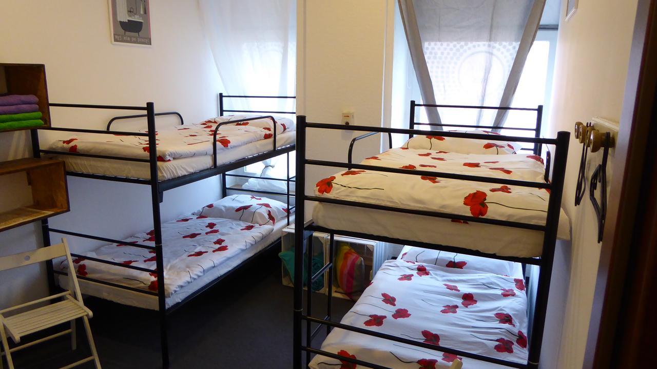 Flyfly Hostel , Darmowy Parking , Rezerwuj Przez Urzadzenia Mobilne -10 Procent Wroclaw Dış mekan fotoğraf