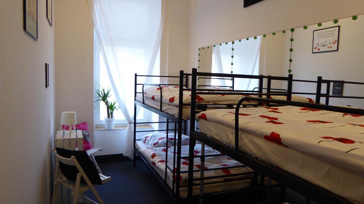 Flyfly Hostel , Darmowy Parking , Rezerwuj Przez Urzadzenia Mobilne -10 Procent Wroclaw Dış mekan fotoğraf
