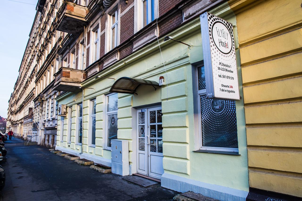 Flyfly Hostel , Darmowy Parking , Rezerwuj Przez Urzadzenia Mobilne -10 Procent Wroclaw Dış mekan fotoğraf