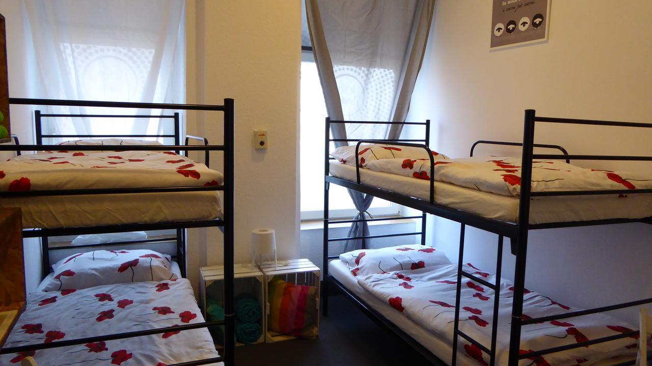 Flyfly Hostel , Darmowy Parking , Rezerwuj Przez Urzadzenia Mobilne -10 Procent Wroclaw Dış mekan fotoğraf